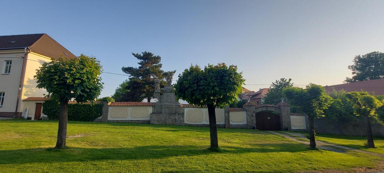 Apartmany Ve Starem Pivovaru Malesov Buitenkant foto